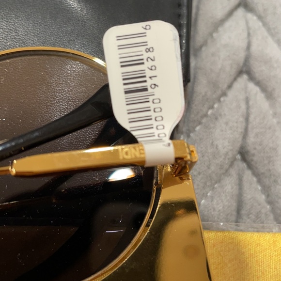 Fendi sunglasses 215 - Picture 10 of 10
